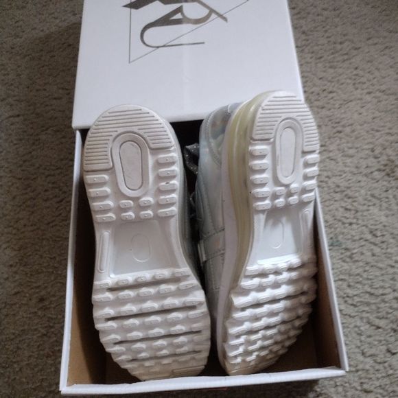 YRU dolls kill aire silver platform sneakers Space Alien Shoe Chain Charm 8 New - Picture 11 of 16